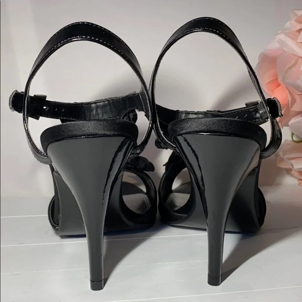 Kelly&katie Ruffle Front Heels.